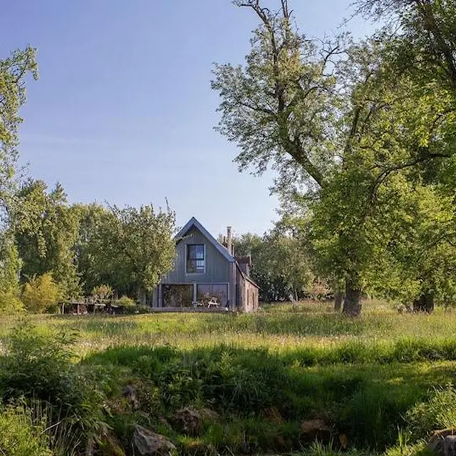 Maison de campagne entourée de nature